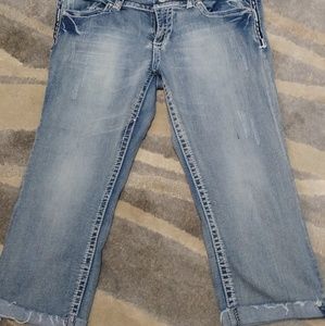 Women's vanity denim capris size 31